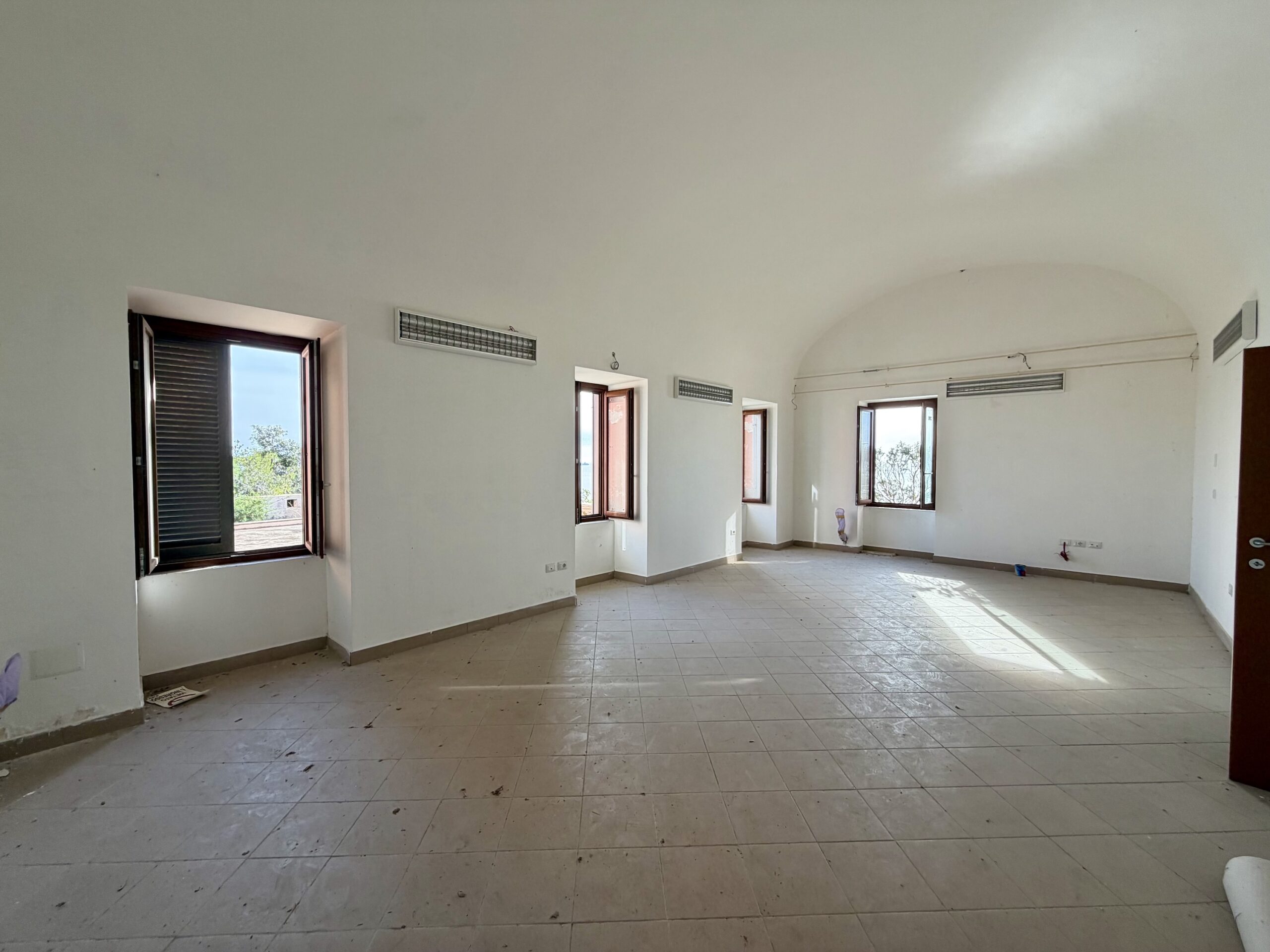 Una sala voltata della casa del guardiano del Faro di Capo d'Orso, oggi