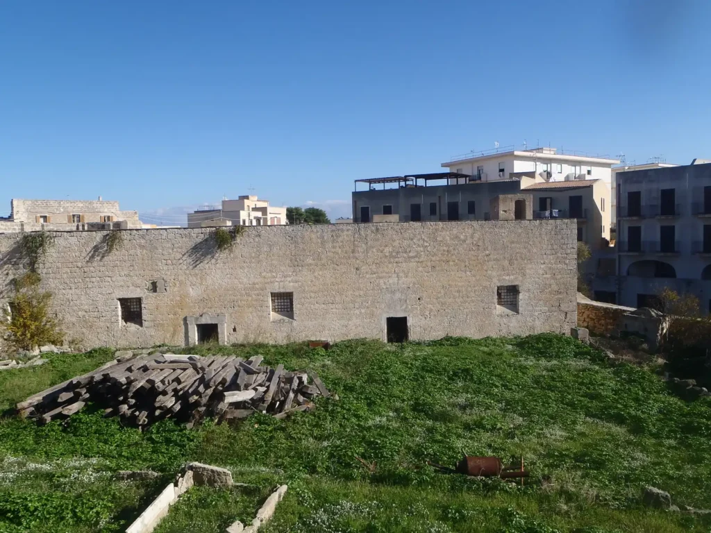 L’ex carcere di Favignana nella foto allegata al bando