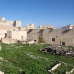 Le mura dell’ex carcere di Favignana