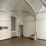 Una sala voltata del palazzo, stato attuale