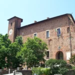 Il castello visconteo e le mura merlate