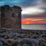 La torre tronco-conica in pietra