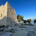 La Torre di Portonuovo con il mare di Vieste alle spalle, stato attuale