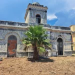 Il vecchio faro di Riposto nella foto allegata al bando
