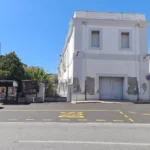 L’ex caserma vista sulla via