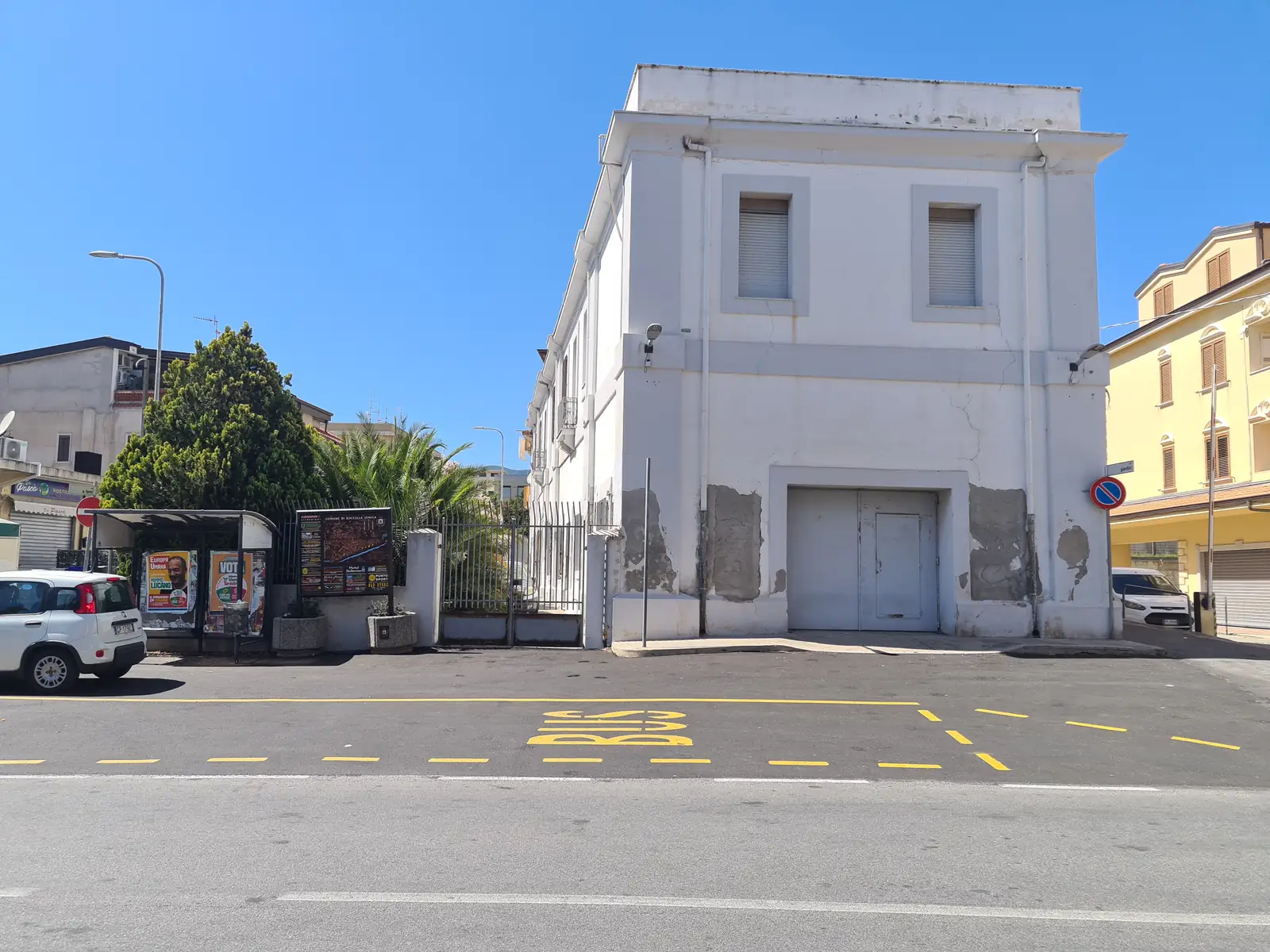 L’ex caserma vista sulla via