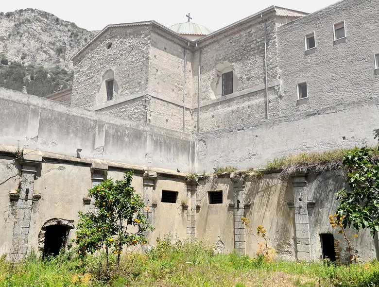 Il chiostro del monastero
