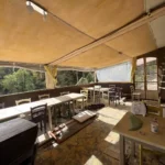 La terrazza coperta del ristorante del borgo, stato attuale